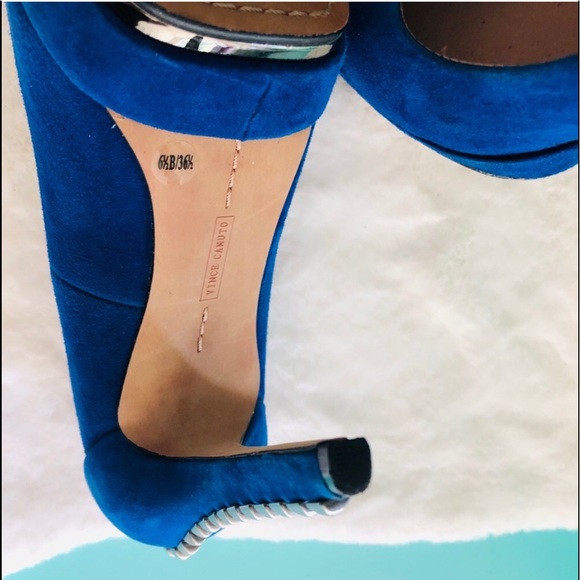 💙VINCE CAMUTO BLUE SUEDE ROCK STUD HEELS 6.5M - Picture 9 of 15